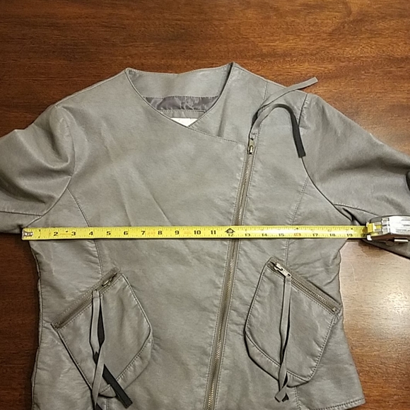 Romeo & Juliet Gray Vegan Zipper Jacket - Picture 9 of 11